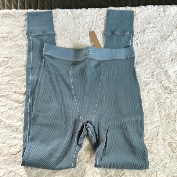 SKIMS Cotton Rib Legging - Picture 1 of 3